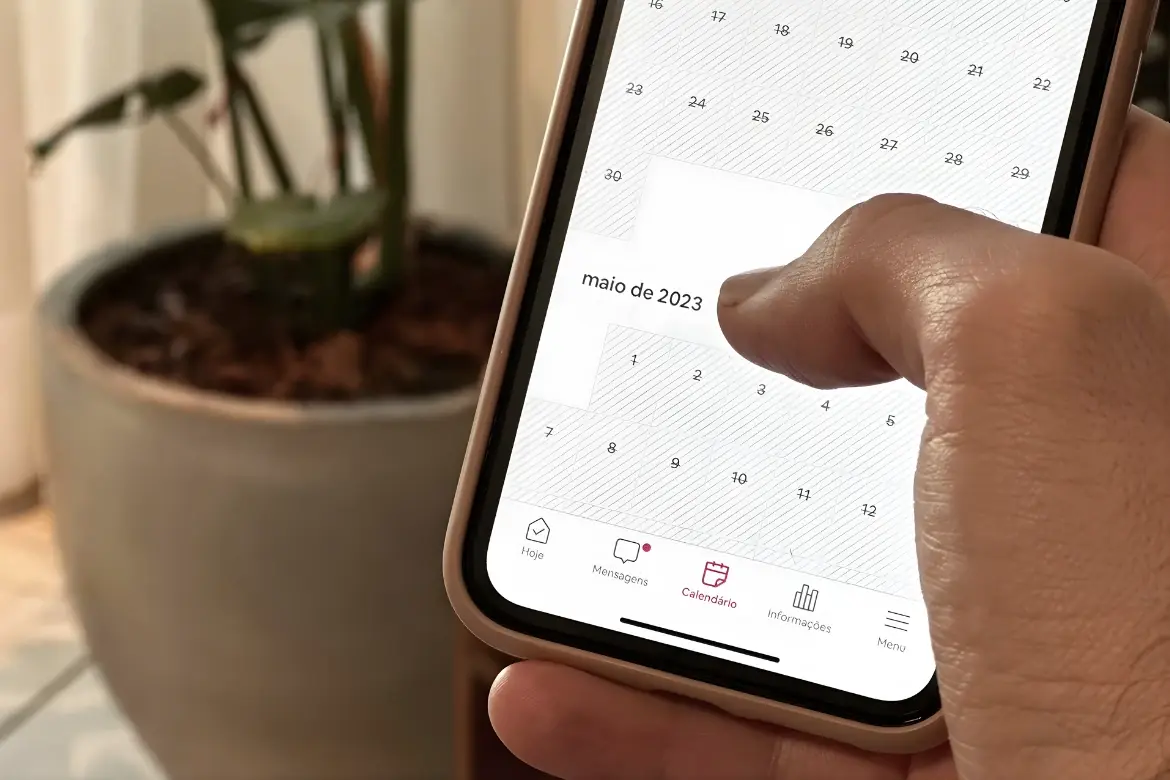 Pessoa verificando imóvel